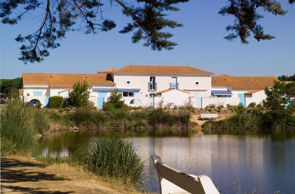 Madame Vacances Les Maisons Du Lac Saint-Jean-de-Monts Exterior photo